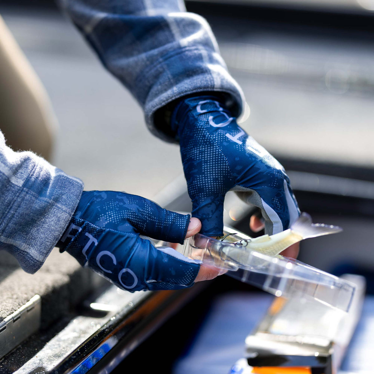 Tackle & Gear AFTCO Solblok Fingerless Fishing Gloves